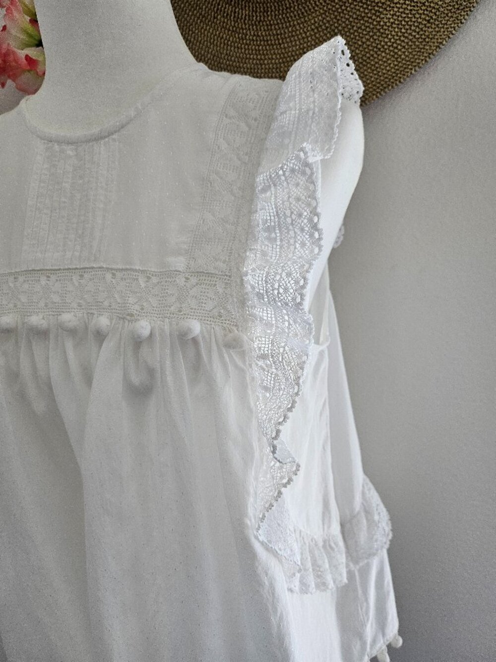 Zara Woman White Lace Ruffle Pom Pom Sleeveless Blouse Medium - Picture 6 of 9